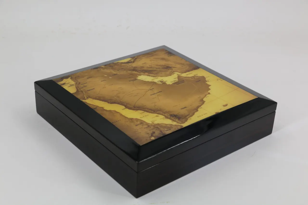 Piano-finish exclusive wooden boxes with map of Saudi Arabia